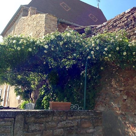 Le Vieux Chateau Bed & Breakfast Leynes Екстериор снимка