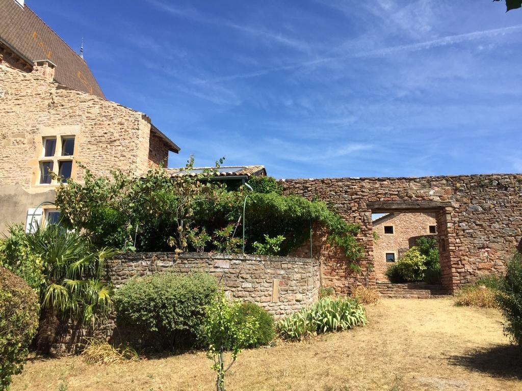 Le Vieux Chateau Bed & Breakfast Leynes Стая снимка