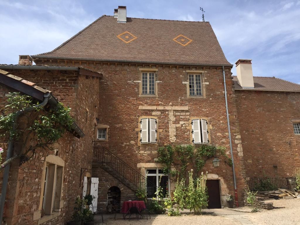 Le Vieux Chateau Bed & Breakfast Leynes Екстериор снимка