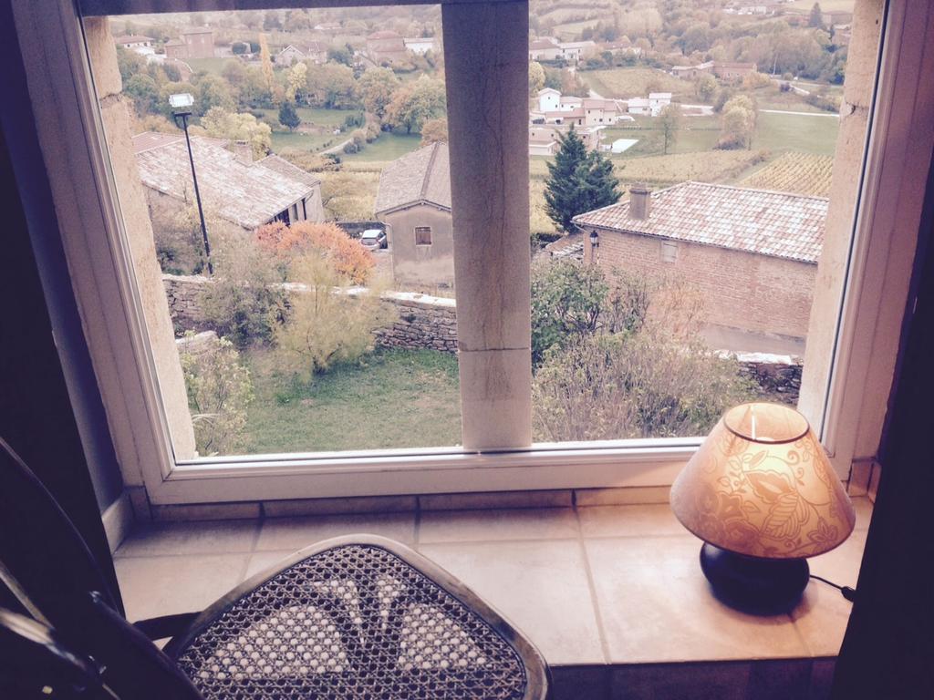 Le Vieux Chateau Bed & Breakfast Leynes Стая снимка