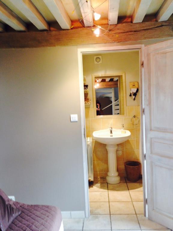 Le Vieux Chateau Bed & Breakfast Leynes Екстериор снимка