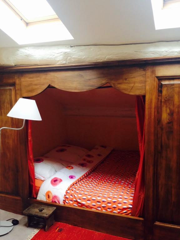 Le Vieux Chateau Bed & Breakfast Leynes Екстериор снимка